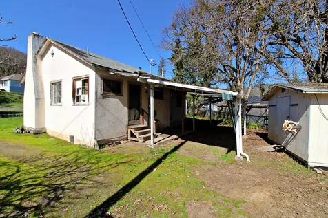 1119 NW Elm Street Grants Pass OR 97526