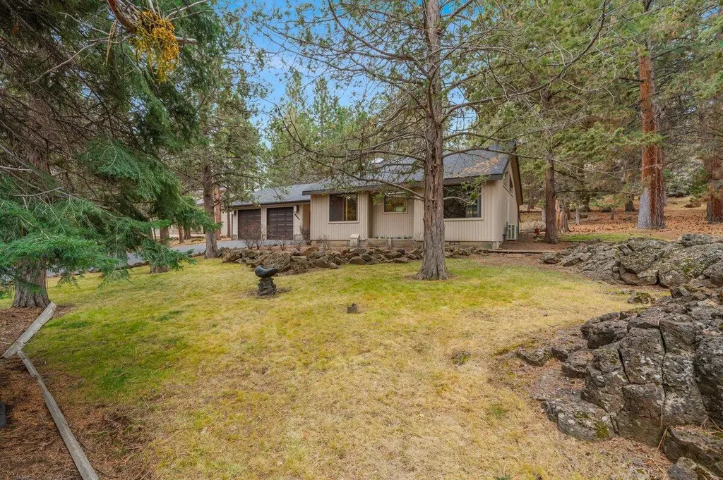 4059 NW Lower Village Road Bend OR 97703