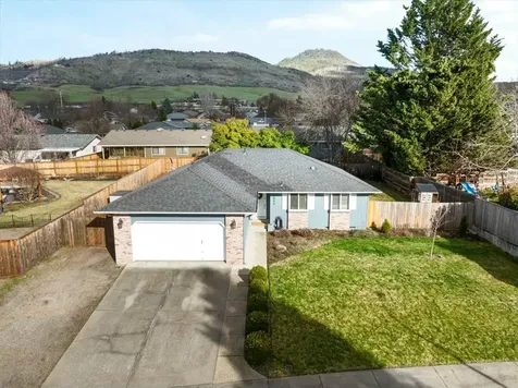 2922 Fairfax Street Medford OR 97504