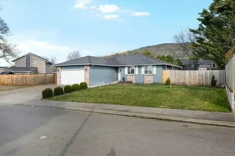 2922 Fairfax Street Medford OR 97504