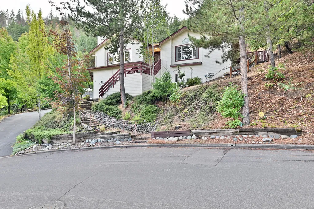 932 Morton Street Ashland OR 97520