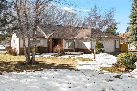 972 Harbor Isle Boulevard Klamath Falls OR 97601