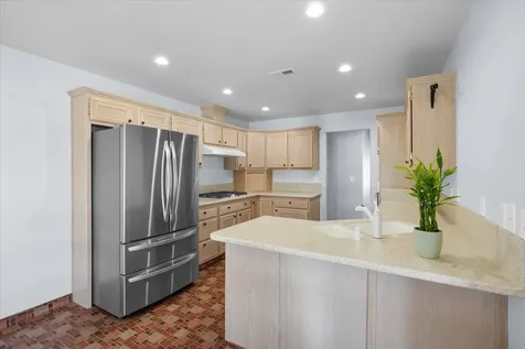 972 Harbor Isle Boulevard Klamath Falls OR 97601