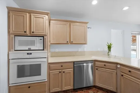 972 Harbor Isle Boulevard Klamath Falls OR 97601