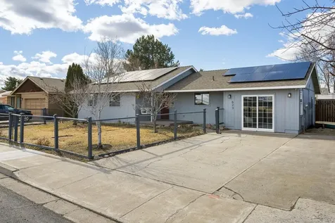 623 SW 23rd Street Redmond OR 97756