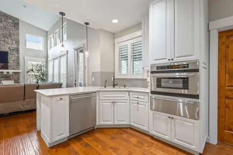 61387 Cultus Lake Court Bend OR 97702