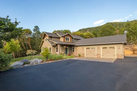 164 Blue Chip Lane Grants Pass OR 97527