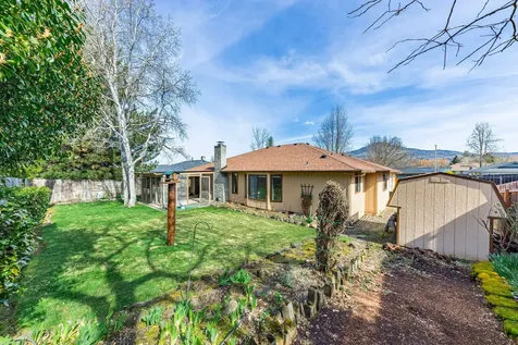 1855 Bristol Drive Medford OR 97504