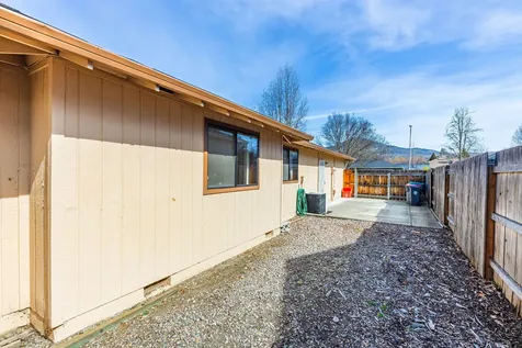 1855 Bristol Drive Medford OR 97504