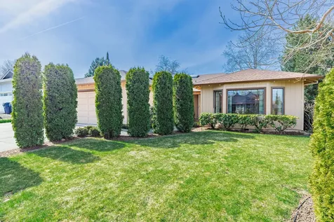 1855 Bristol Drive Medford OR 97504