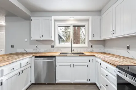 60903 Amethyst Street Bend OR 97702