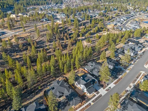 3038 NW Tharp Avenue Bend OR 97703