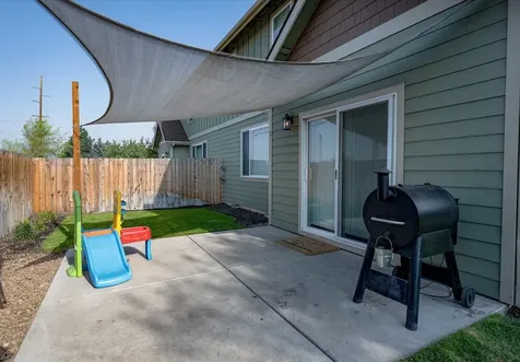 823 SW 26th Court Redmond OR 97756