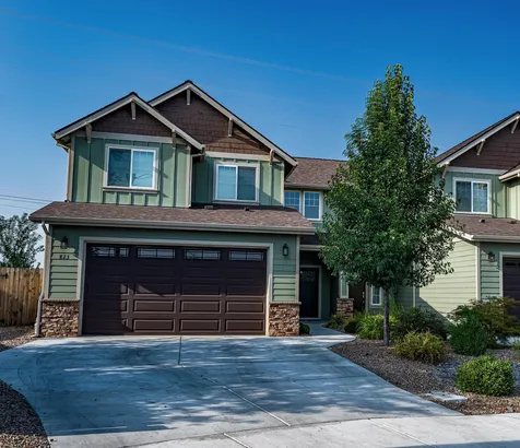 823 SW 26th Court Redmond OR 97756