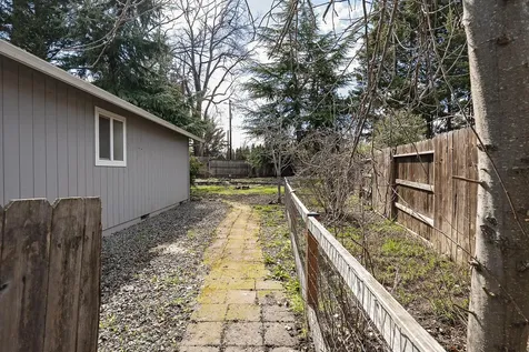 1582 Westfield Way Medford OR 97501