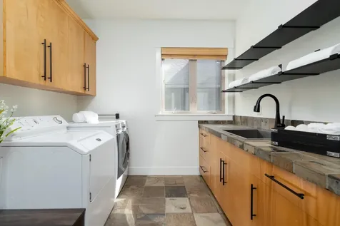 1398 NW Newport Avenue Bend OR 97703