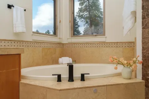 1398 NW Newport Avenue Bend OR 97703