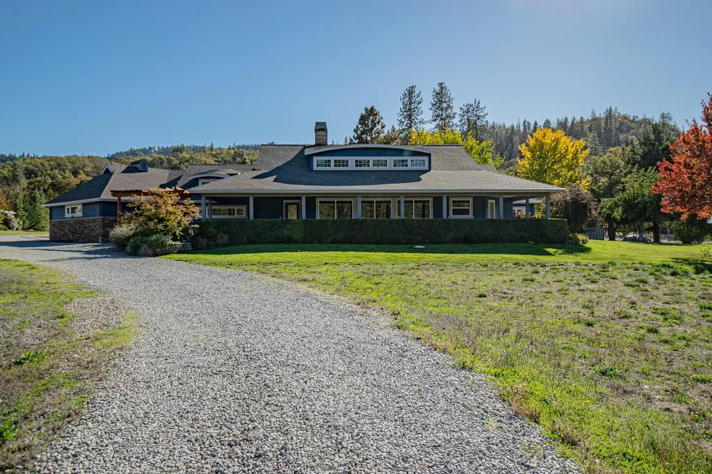 7059 Old Stage Road Central Point OR 97502