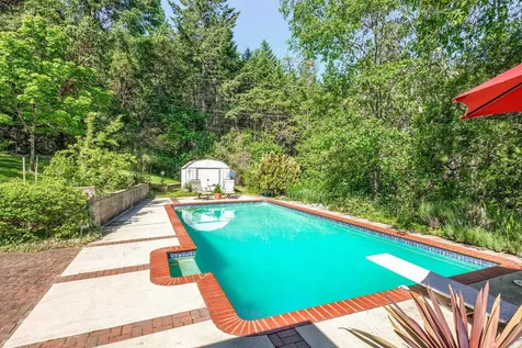 2145 Knowles Road Medford OR 97501