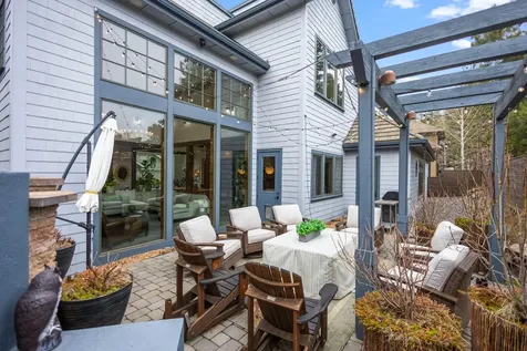 19051 Mount Mcloughlin Lane Bend OR 97703