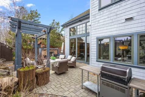 19051 Mount Mcloughlin Lane Bend OR 97703
