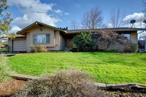 2892 Crystal Drive Medford OR 97504