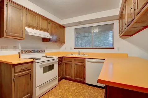 2892 Crystal Drive Medford OR 97504