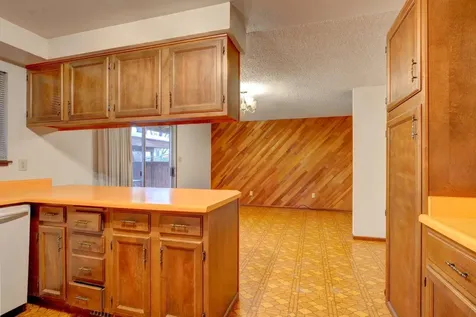2892 Crystal Drive Medford OR 97504
