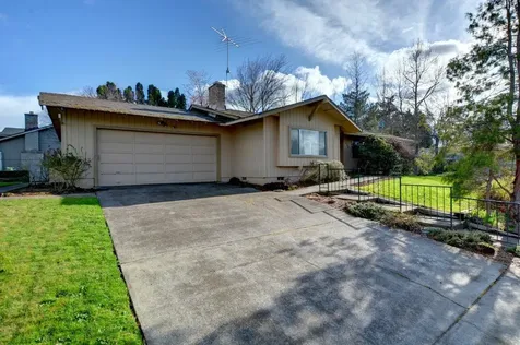 2892 Crystal Drive Medford OR 97504