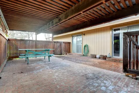 2892 Crystal Drive Medford OR 97504
