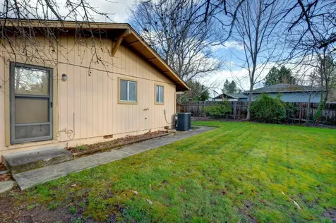 2892 Crystal Drive Medford OR 97504