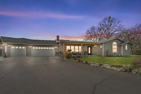 2911 Heritage Road Central Point OR 97502