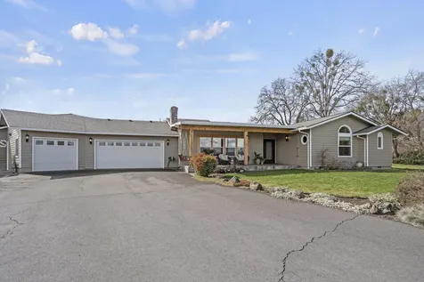 2911 Heritage Road Central Point OR 97502