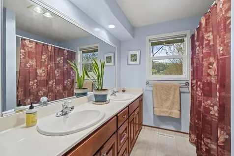 2911 Heritage Road Central Point OR 97502