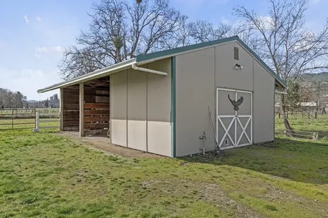 2911 Heritage Road Central Point OR 97502