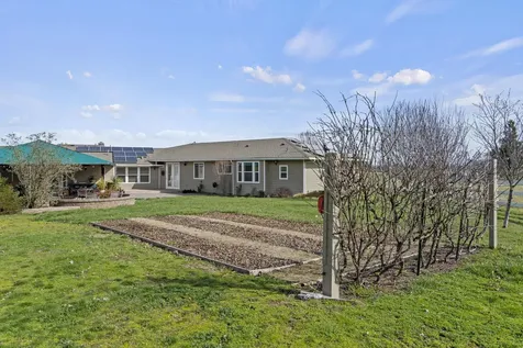 2911 Heritage Road Central Point OR 97502
