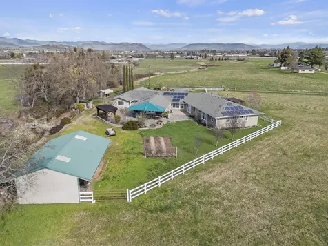 2911 Heritage Road Central Point OR 97502