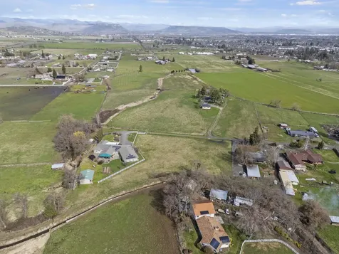2911 Heritage Road Central Point OR 97502