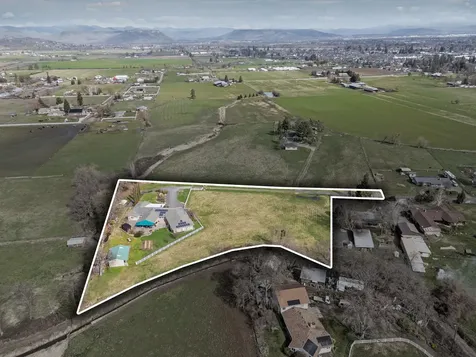 2911 Heritage Road Central Point OR 97502