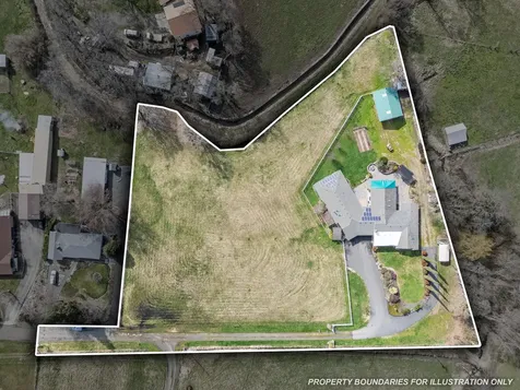 2911 Heritage Road Central Point OR 97502