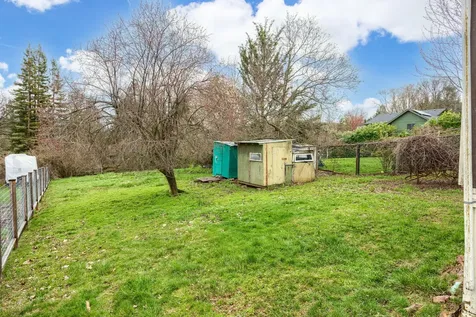 826 Walker Avenue Ashland OR 97520