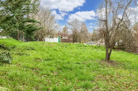 826 Walker Avenue Ashland OR 97520
