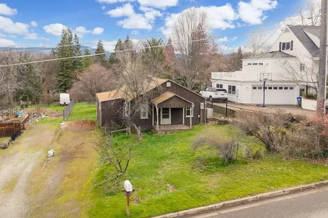826 Walker Avenue Ashland OR 97520
