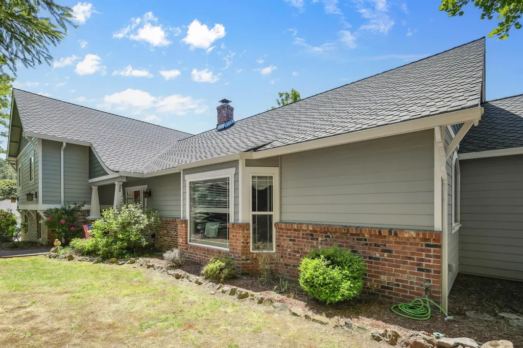 1373 Highcrest Drive Medford OR 97504