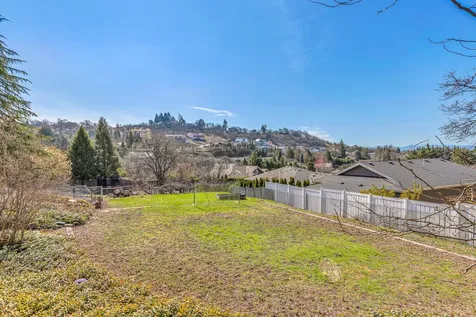 1373 Highcrest Drive Medford OR 97504