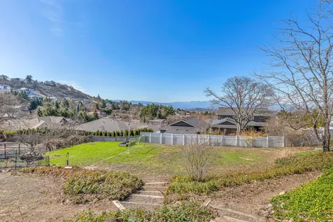 1373 Highcrest Drive Medford OR 97504