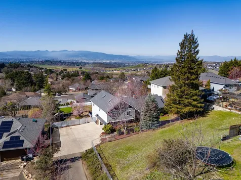 1373 Highcrest Drive Medford OR 97504