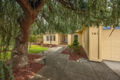 781 Eastridge Drive Medford OR 97504