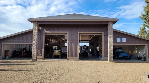 17610 SW Mount Hood Drive Powell Butte OR 97753
