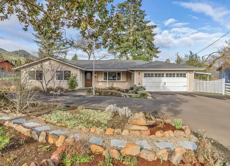 50 Allen Lane Talent OR 97540